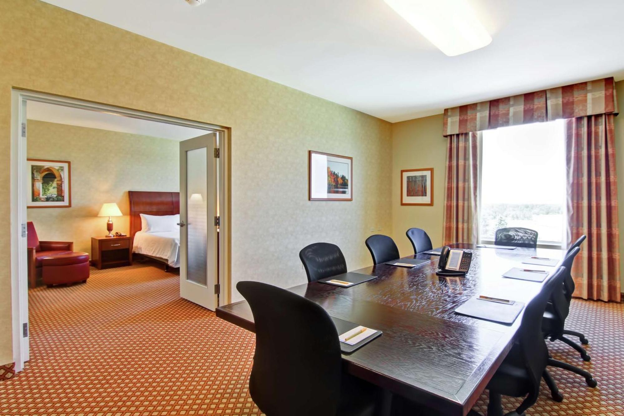 Hilton Garden Inn Ottawa Airport Экстерьер фото